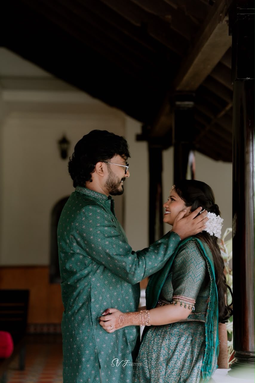 Anandhu and Surya shared loving glance